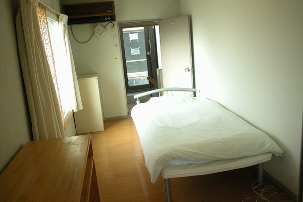 Bed and Breakfast in Tokyo 3