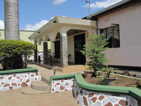 Arusha Travellers Cottage