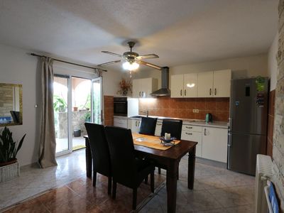 Buchen Sie günstige Wohnung in Biograd na Moru