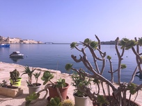 Seafront with water access &amp; Valetta view