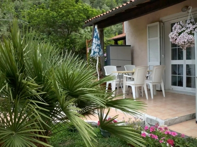 Buchen Sie günstige Ferienwohnung in Cisano sul Neva