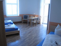 Deluxe Dreibettzimmer mit eigenem Bad in Dresden