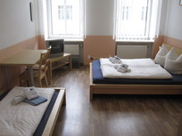 Dreibettzimmer mit Gemeinschaftsbad im Elbflorenz
