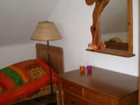 gemütl. eingerichtet zimmer