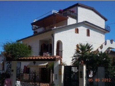 Buchen Sie günstige Urlaubsdomizil in giardini naxos