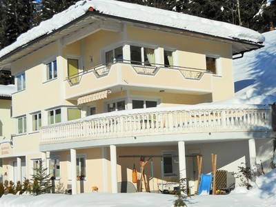 Buchen Sie günstige Ferienhaus in Hainzenberg