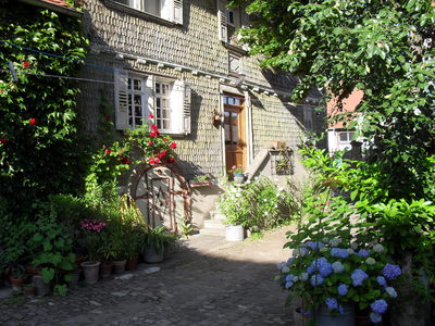 Buchen Sie günstige günstiges Zimmer in Hamm am Rhein