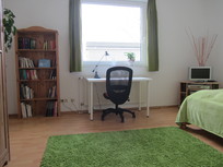 Freundliches, ruhiges Zimmer in Messenähe