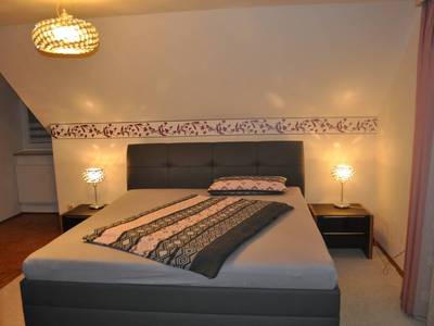 Buchen Sie günstige möbliertes Zimmer in Hof