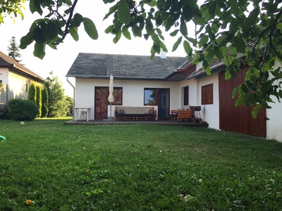 Buchen Sie günstige Ferienwohnung in Kápolnásnyék