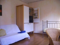 B&amp;B Karlsruhe-Durlach gelbes Zimmer