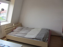 helles, gräumiges Zimmer(21qm) zur Dokumenta 13