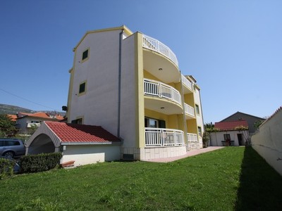 Buchen Sie günstige Wohnung in Kaštel Lukšić