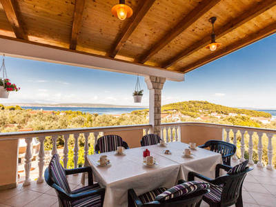 Buchen Sie günstige Wohnung in Kukljica