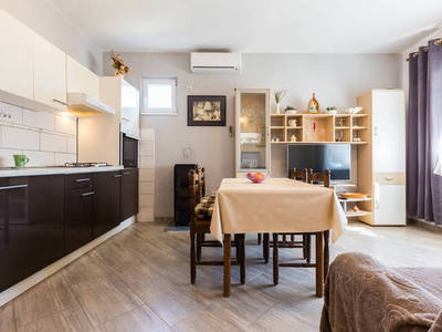 Buchen Sie günstige Ferienwohnung in Kukljica