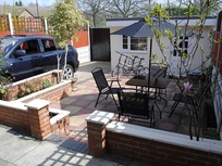 Lovely 3 Bedroom house with private parking!!!