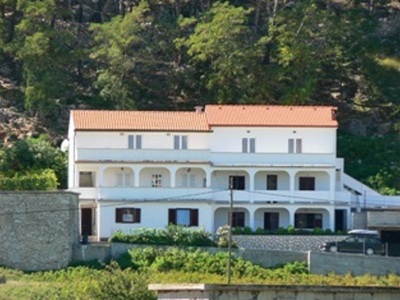 Buchen Sie günstige möbliertes Apartment in Lopar