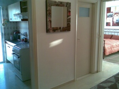 Buchen Sie günstige möbliertes Apartment in Loutraki