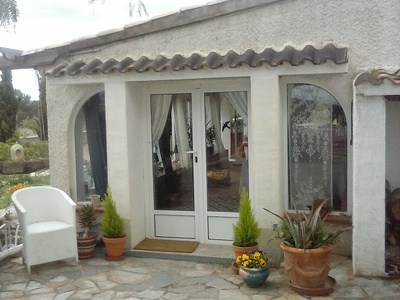 Buchen Sie günstige Unterkunft in Monovar