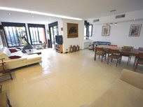 Luxury Sea-front 2 Floors House with a Garden