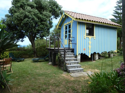 Buchen Sie günstige Hütte in Pilar da Bretanha