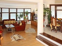 Große Öko Wohnung mit zwei Schlafzimmern