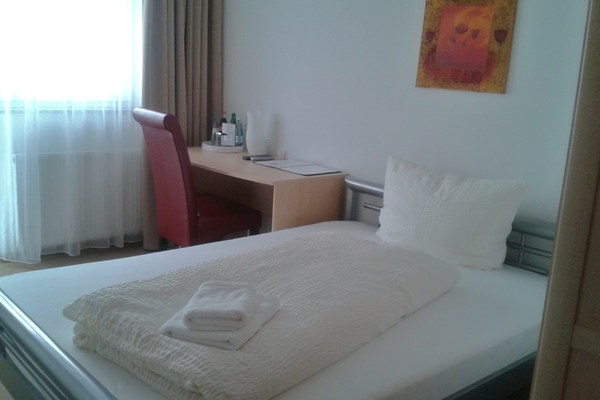 Bed and Breakfast in Riedstadt 11