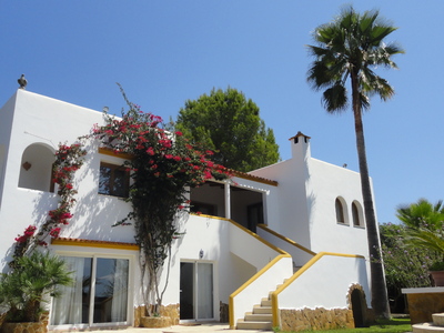 Buchen Sie günstige Feha in Santa Gertrudis