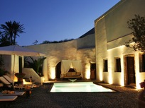 MANSION SOPHIA-FAMOUS SANTORINI VILLA WITH POOL