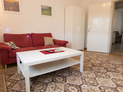 Buchen Sie günstige Wohnung in Schlaitdorf