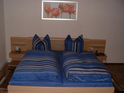 Buchen Sie günstige Fremdenzimmer in Sehmatal-Neudorf