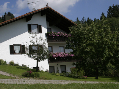 Buchen Sie günstige möbliertes Apartment in Tiefenbach Passau