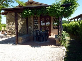 Nido with pool and free WIFI close to Assisi