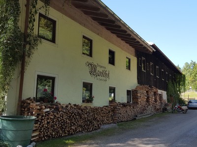 Buchen Sie günstige möbliertes Zimmer in Warngau