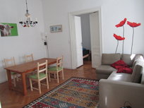 Zentrale ruhige Altbauwohnung in U-Bahn Nähe